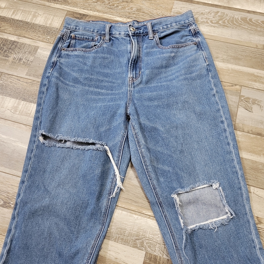 8 AE Ripped Mom Jean - Picture 4 of 7